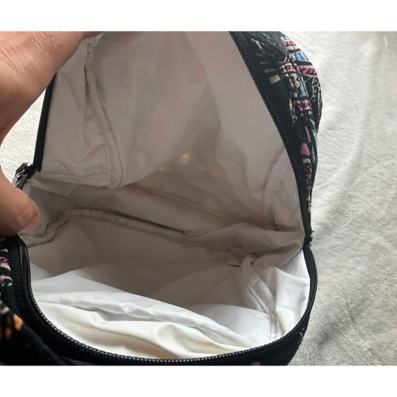 Vera Bradley Quilted Lunch Box With Zippered Closure Black Swirl Bandana - Picture 5 of 13